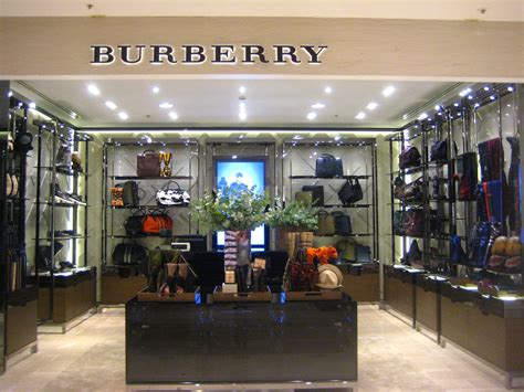 magasin usine troye burberry